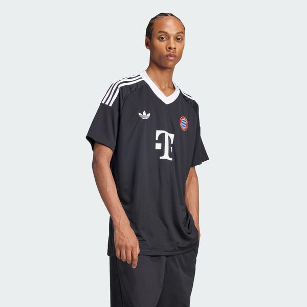 Koszulka bramkarska z trzeciego zestawu FC Bayernu Monachium 24/25. Czarne koszulki sportowe męskie Adidas, l, bez wzorów, bez kołnierzyka, bez ramiączek, do piłki nożnej. W wyprzedaży za 354.50 zł.