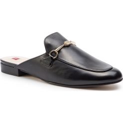 Klapki HÖGL - 7-101800 Black 0100. Czarne klapki damskie HÖGL, z aplikacjami, ze skóry, bez obcasa, na obcasie. W wyprzedaży za 399.00 zł.