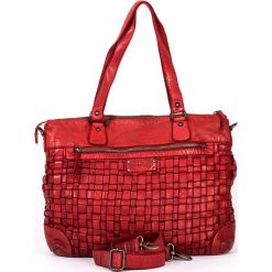 Skórzana torebka w kolorze czerwonym - 38 x 29 x 15 cm. Torby na ramię damskie neropantera, w paski, ze skóry. W wyprzedaży za 478.95 zł.