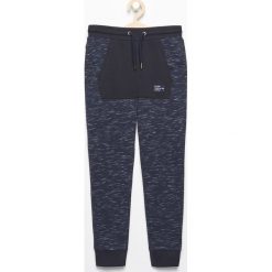 Spodnie dresowe - Granatowy. Spodnie sportowe dla chłopców marki Blue Seven. W wyprzedaży za 39.99 zł.