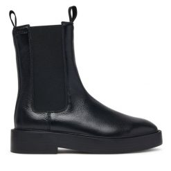 Sztyblety Calvin Klein. Czarne botki damskie Calvin Klein, bez obcasa, na płaskiej podeszwie, bez zapięcia. Za 849.99 zł.