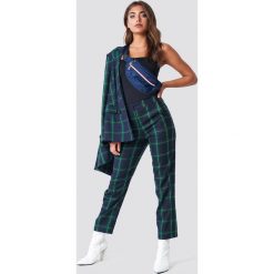 NA-KD Classic Proste spodnie garsonkowe w kratę - Green,Blue. Spodnie materiałowe damskie marki NA-KD Classic. Za 161.95 zł.