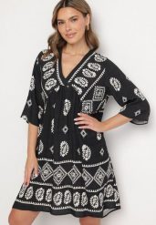 Granatowa Wiskozowa Sukienka ze Wzorem Boho Frisana. Niebieskie sukienki damskie Born2be, na co dzień, l, bez wzorów, z materiału, boho, bez kołnierzyka, bez ramiączek, midi. Za 64.99 zł.