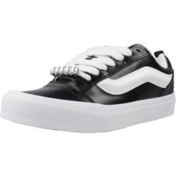 Buty VANS KNU SKOOL Czarny. Czarne obuwie sportowe damskie Vans, bez wzorów, ze skóry, trekkingowe. Za 469.52 zł.