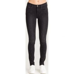 JEANSY DIVINE BOTTOM UP SLIM FIT LIU JO. Jeansy damskie Liu Jo. Za 949.00 zł.