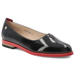 Baleriny damskie Maciejka, cholewka skóra naturalna lakierowana kontrastowa podeszwa wsuwany fason zaokrąglony nosek niski obcas, czarne, K7463-01/00. Czarne półbuty damskie Maciejka, bez wzorów, z lakierowanej skóry, bez obcasa, na obcasie, bez zapięcia. Za 263.90 zł.