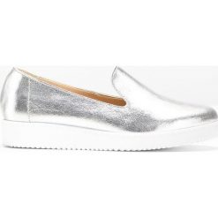 Buty skórzane wsuwane bonprix srebrny. Baleriny damskie bonprix. Za 109.99 zł.