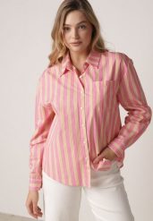 Różowa Bawełniana Koszula o Kroju Oversize Ozdobiona Pionowymi Paskami Ulialia. Czerwone bluzki damskie Born2be, l, bez wzorów, z bawełny, klasyczne, bez kołnierzyka, bez ramiączek. Za 129.99 zł.