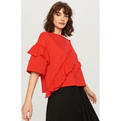 Bluzka z falbanami - Czerwony. Czerwone bluzki damskie Reserved, l, bez wzorów, bez kołnierzyka, bez ramiączek. Za 159.99 zł.