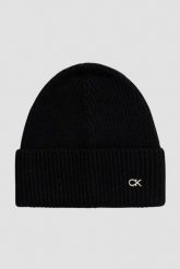 CALVIN KLEIN Czarna wełniana damska czapka z domieszką kaszmiru. Czarne czapki i kapelusze damskie Calvin Klein, bez wzorów, z kaszmiru. W wyprzedaży za 159.99 zł.