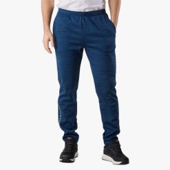 Spodnie treningowe męskie Swedemount Training Logo Pants II. Niebieskie buty sportowe męskie SWEDEMOUNT, z dresówki, bez zapięcia, do biegania. Za 199.99 zł.