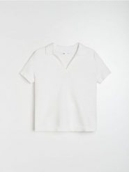 Bluzka swetrowa polo - kremowy. Białe bluzki damskie Sinsay, l, bez wzorów, bez kołnierzyka, bez ramiączek. Za 39.99 zł.