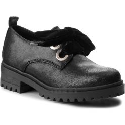 Oxfordy TOMMY JEANS - Metallic Cleated Sho EN0EN00378 Black 990. Czarne półbuty damskie Tommy Jeans, bez wzorów, z jeansu, bez obcasa, na obcasie, bez zapięcia. W wyprzedaży za 329.00 zł.