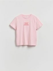 T-shirt z napisem - różowy. Czerwone t-shirty damskie Reserved, l, bez wzorów, z bawełny, bez kołnierzyka. Za 35.99 zł.