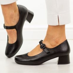 Czarne półbuty damskie Sergio Leone Pb416. Czarne półbuty damskie Sergio Leone, na lato, bez wzorów, z materiału, biznesowe, z okrągłym noskiem, bez obcasa, na obcasie, bez zapięcia. Za 179.00 zł.