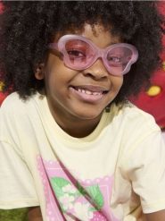 Okulary przeciwsłoneczne w kształcie motyla - różowy. Czerwone okulary przeciwsłoneczne dla dzieci Sinsay, motyl. Za 9.99 zł.