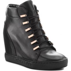 Sneakersy CARINII - B4516 E50-000-000-B88. Półbuty damskie Carinii. W wyprzedaży za 329.00 zł.