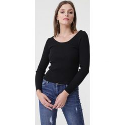 Czarny Sweter Interpretiv. Czarne swetry damskie Born2be, s, bez wzorów, z materiału, eleganckie, bez kołnierzyka, bez ramiączek, długie, bez kaptura. Za 69.99 zł.