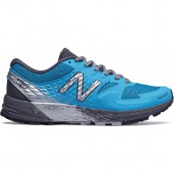 New Balance Summit Q.O.M. - WTSKOMBW. Obuwie sportowe damskie marki New Balance. W wyprzedaży za 299.99 zł.