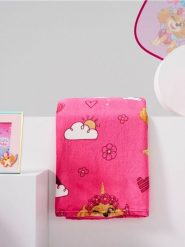 Wzorzysty koc PAW Patrol - różowy. Czerwone kocyki dla dzieci Sinsay. Za 35.99 zł.