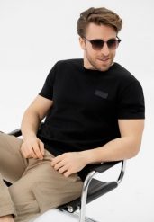 Bawełniany t-shirt, Comfort Fit, T-INDU. T-shirty męskie Volcano, m, bez wzorów, z bawełny, eleganckie, bez kołnierzyka. Za 59.99 zł.