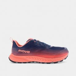 Buty do biegania damskie Inov-8 TrailFly Speed Wide. Brązowe obuwie sportowe damskie Inov-8, bez wzorów, do biegania. Za 539.99 zł.