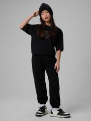 4F Spodnie dresowe joggery dziewczęce - czarne 164 (13-14 lat). Czarne spodnie sportowe dla dziewczynek 4f, bez wzorów, z dresówki. Za 79.99 zł.