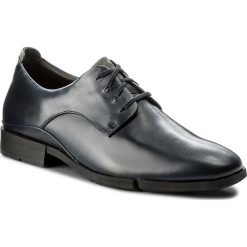 Półbuty CLARKS - Daulton Walk 261269397 Dark Blue Lea. Niebieskie eleganckie półbuty Clarks, z materiału. W wyprzedaży za 279.00 zł.