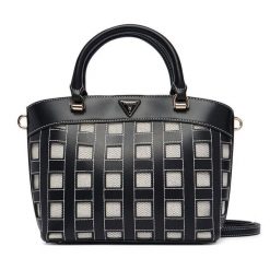 Torebka Guess. Czarne torebki do ręki damskie Guess, z aplikacjami, bez dodatków. Za 584.99 zł.