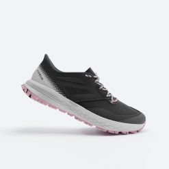 Buty do biegania w terenie damskie Kiprun TR2. Czerwone obuwie sportowe damskie KIPRUN, bez wzorów, z kauczuku, do biegania. Za 259.99 zł.