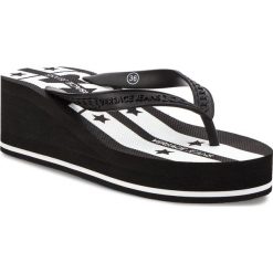 Japonki VERSACE JEANS - E0VRBSL2 70069 MI9. Klapki damskie marki Versace Jeans. W wyprzedaży za 139.00 zł.