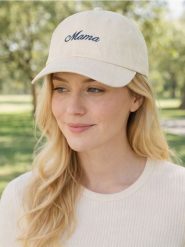 Czapka z daszkiem z haftowanym napisem - beżowy. Brązowe czapki i kapelusze damskie Sinsay, bez wzorów. Za 15.99 zł.