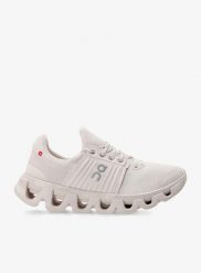 Buty outdoor damskie On Running Cloudswift 4 AD. Brązowe trekkingi damskie On Running, outdoorowe. Za 582.99 zł.