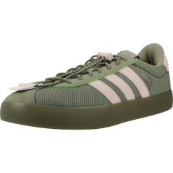 Buty ADIDAS VL COURT 3.0 Zielony. Zielone obuwie sportowe damskie Adidas, trekkingowe. Za 329.00 zł.