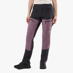 Spodnie outdoor Hiking damska Swedemount Lofoten Stretch Pants szybkoschnące. Czarne spodnie sportowe damskie SWEDEMOUNT, bez wzorów, z tkaniny, outdoorowe. Za 399.99 zł.