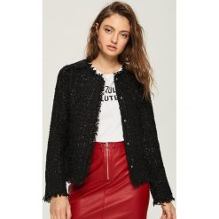 Marynarka z połyskującą nicią - Czarny. Żakiety damskie marki Calvin Klein Jeans. W wyprzedaży za 79.99 zł.