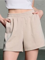Szorty dresowe soft touch - beżowy. Brązowe szorty damskie Sinsay, l, bez wzorów, z dresówki. W wyprzedaży za 13.99 zł.