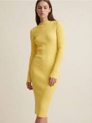 Prążkowana sukienka swetrowa - żółty. Żółte sukienki damskie Sinsay, l, bez wzorów, prążkowane, sportowe, bez kołnierzyka, bez ramiączek, sportowe. Za 59.99 zł.