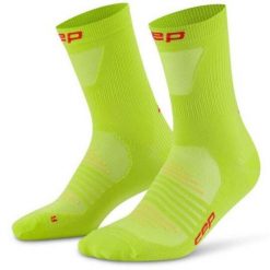 Męskie skarpety sportowe kompresyjne do połowy łydki PRO Run Ultralight CEP. Zielone skarpety męskie CEP, bez wzorów, z elastanu. Za 114.00 zł.