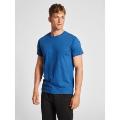 Koszulka męska bawełniana sportowa Hummel Red Basic T-shirt. Niebieskie koszulki sportowe męskie Hummel, m, bez wzorów, z bawełny, eleganckie, bez kołnierzyka. Za 39.00 zł.