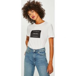 Only - Top. Szare topy damskie Only, z nadrukiem, z bawełny, z okrągłym kołnierzem, z krótkim rękawem. W wyprzedaży za 69.90 zł.