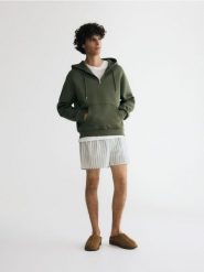 3 pack bokserek Loose - oliwkowy. Zielone bokserki męskie Reserved, l, bez wzorów. Za 79.99 zł.