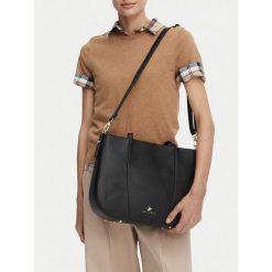 Torebka Beverly Hills Polo Club. Czarne torebki do ręki damskie Beverly Hills Polo Club, bez wzorów, klasyczne, bez dodatków. Za 219.99 zł.