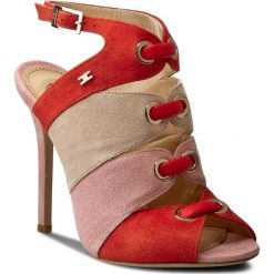 Sandały ELISABETTA FRANCHI - SA-670-2260-V373 Lacca/Confetto L73. Klapki damskie Elisabetta Franchi, bez wzorów, ze skóry, bez obcasa, na obcasie, bez zapięcia. W wyprzedaży za 979.00 zł.