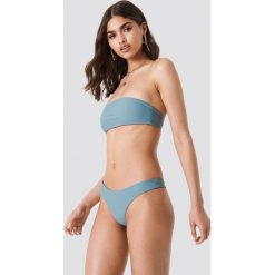 Kristin Sundberg for NA-KD Dół bikini stringi KS - Green. Bikini damskie marki Kristin Sundberg for NA-KD. W wyprzedaży za 21.89 zł.