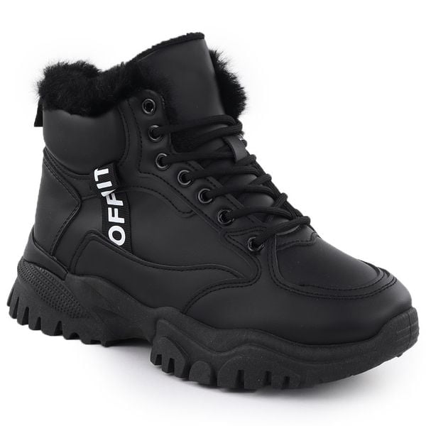 Sneakersy damskie ocieplane na grubej podeszwie czarne News 9121. Czarne botki damskie NEWS, ze skóry ekologicznej, sportowe, bez obcasa, bez zapięcia. Za 149.99 zł.