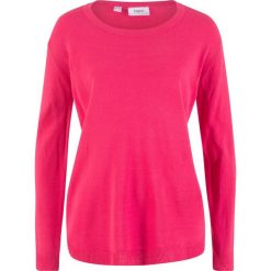 Ciepły sweter bonprix różowy hibiskus. Czerwone swetry damskie bonprix, bez wzorów, bez kołnierzyka, bez ramiączek, bez kaptura. Za 37.99 zł.