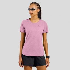 Koszulka z krótkim rękawem damska ODLO T-shirt crew neck s/s ESSENTIAL. Czerwone koszulki sportowe damskie Odlo, s, bez wzorów, bez kołnierzyka, bez ramiączek. Za 249.99 zł.