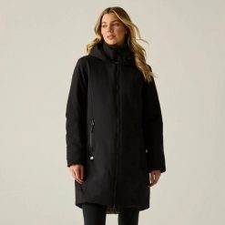 Damska wodoodporna kurtka izolowana Marron. Czarne kurtki damskie Regatta, na zimę, bez wzorów, z materiału, z kapturem. Za 799.99 zł.