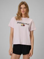 4F T-shirt loose z nadrukiem damski - różowy XS. Czerwone t-shirty damskie 4f, xs, bez wzorów, z bawełny, bez kołnierzyka. Za 69.99 zł.